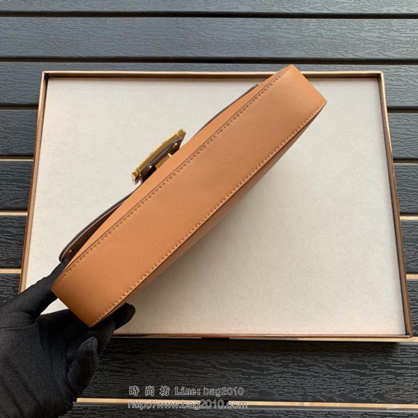 FENDI女包 新款 2229#淺棕色 翻蓋斜挎單肩包 多色牛皮拼接 F布肩帶 芬迪女挎包  fdz2032